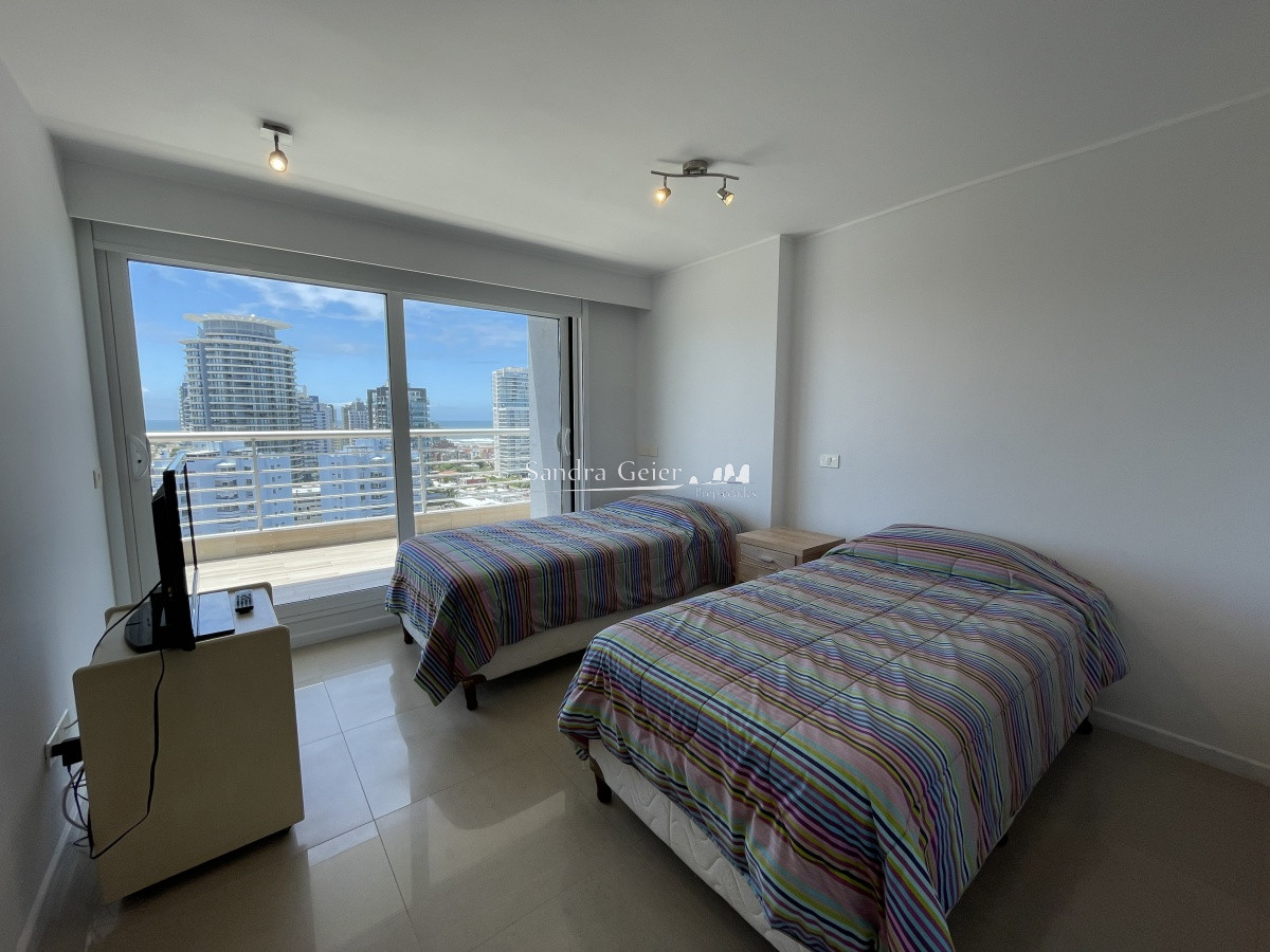 Apartamento ID.1733 - DIVINA PLANTA DE 3 DORMITORIOS, VENTA  PUNTA DEL ESTE