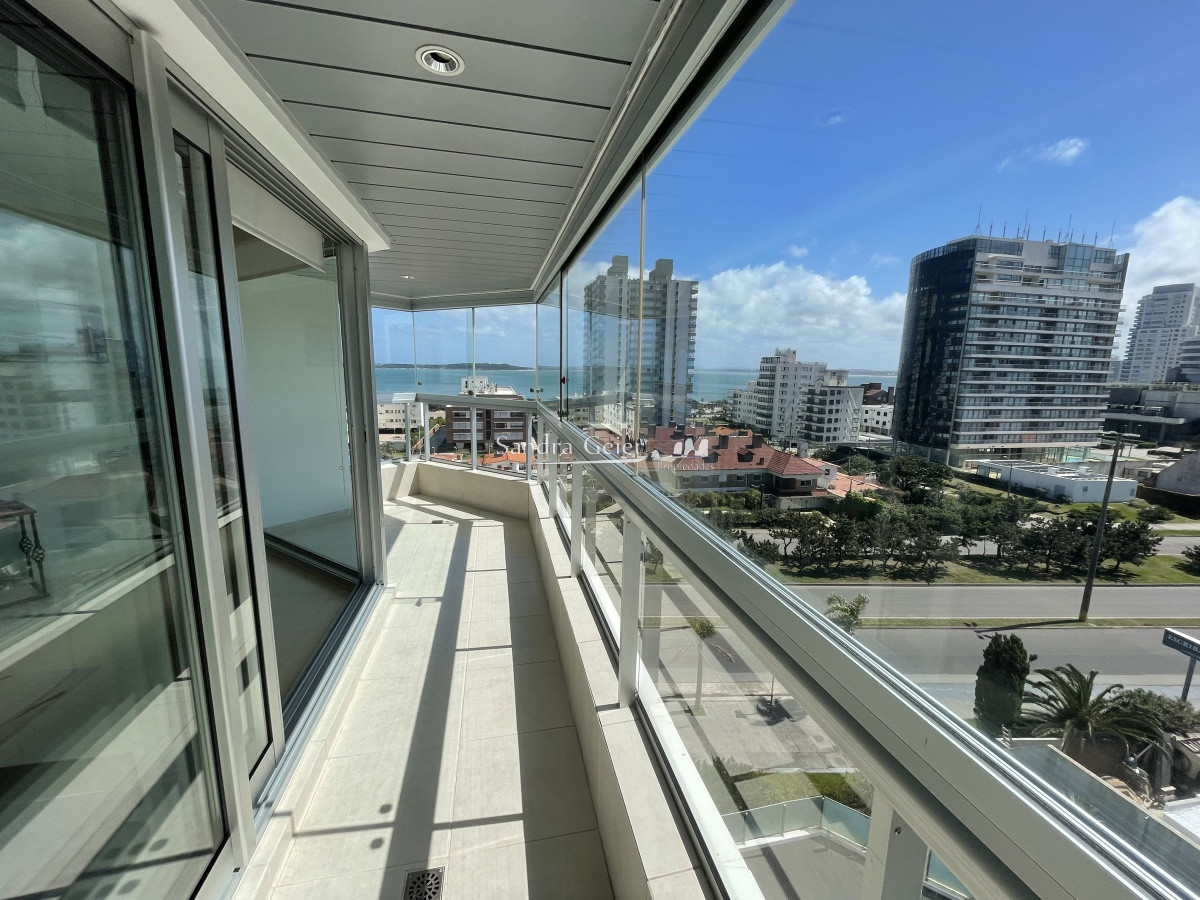 Apartamento ID.2335 - ART BOULEVARD 3 DORMITORIOS Y DEP. VENTA Y ALQUILER PUNTA DEL ESTE