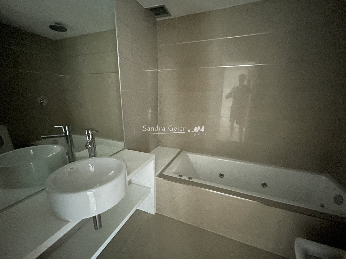 Apartamento ID.1732 - EN VENTA 3 DORMITORIOS 3 BAÑOS EN SUITE MANSA !!!
