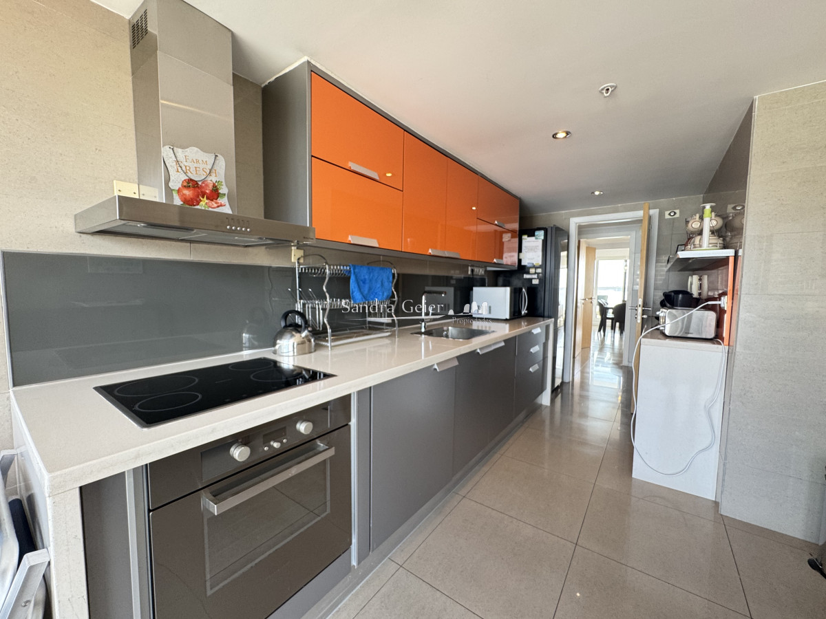 Apartamento ID.1734 - VENTA: A PASOS DE ENJOY TORRE DE CATEGORIA 2 DORMITORIOS MANSA