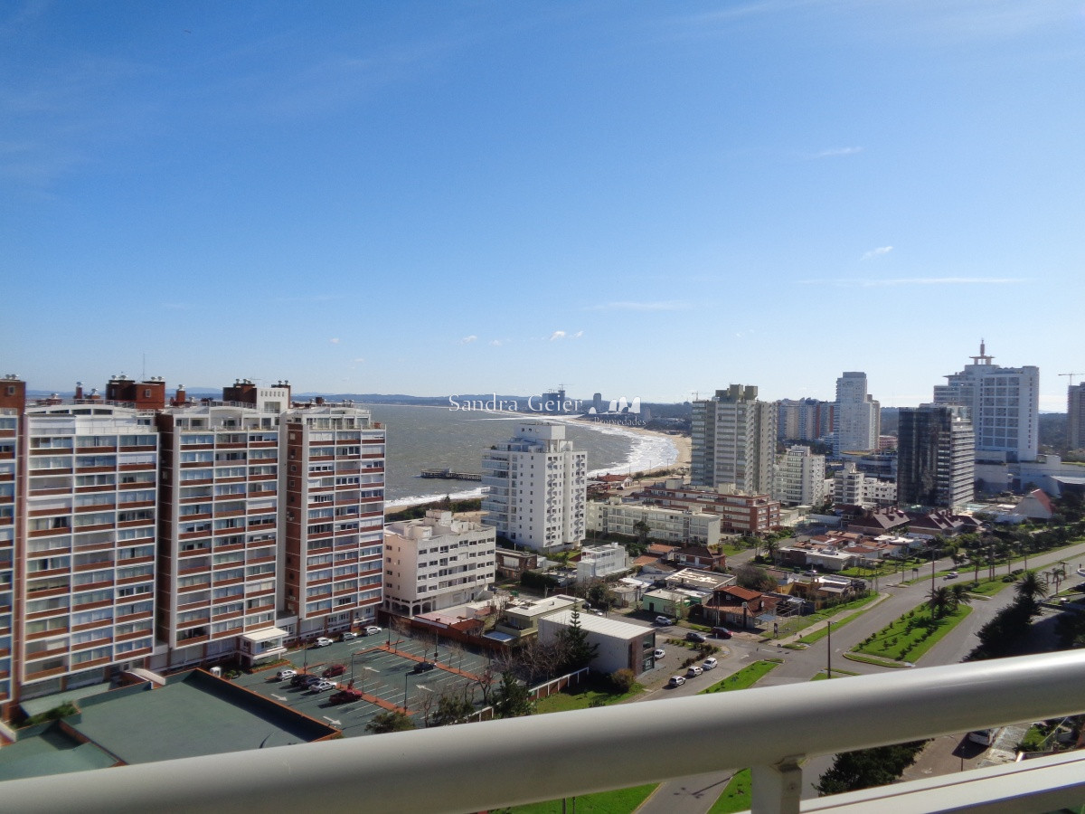Apartamento ID.1364 - PENT HOUSE EN TORRE IMPERIAL DE PUNTA DEL ESTE VENTA 