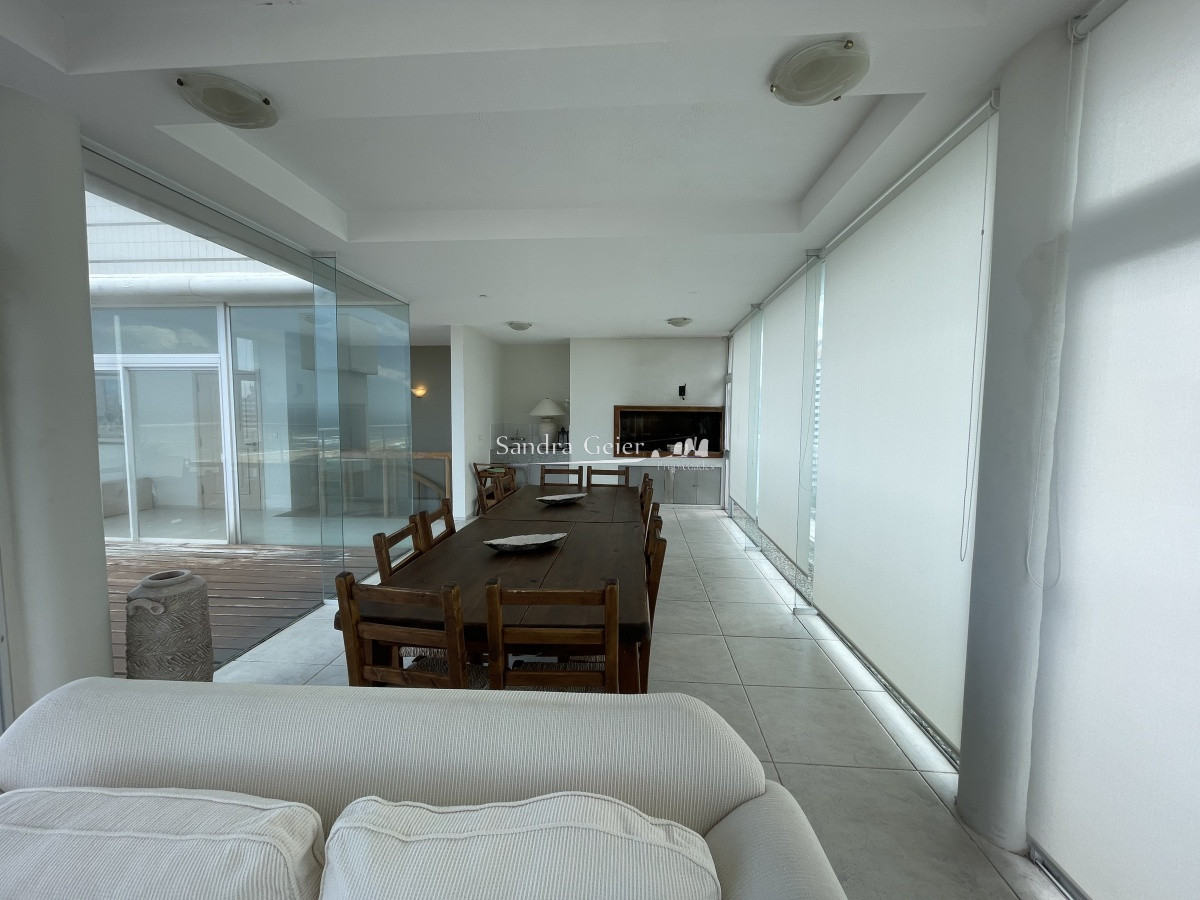Apartamento ID.1366 - HERMOSO PEN HOUSE EN ALQUILER CON  VISTA A LA PLAYA BRAVA PARA 6 PERSONAS PUNTA DEL ESTE 