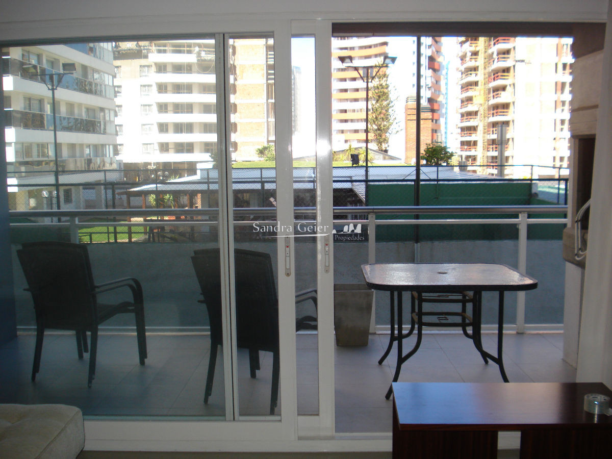 Apartamento ID.1485 - APTO EN VENTA, PUNTA DEL ESTE,  PARRILLERO PROPIO, EXCELENTE UBICACION, MULTIPLES SERVICIOS