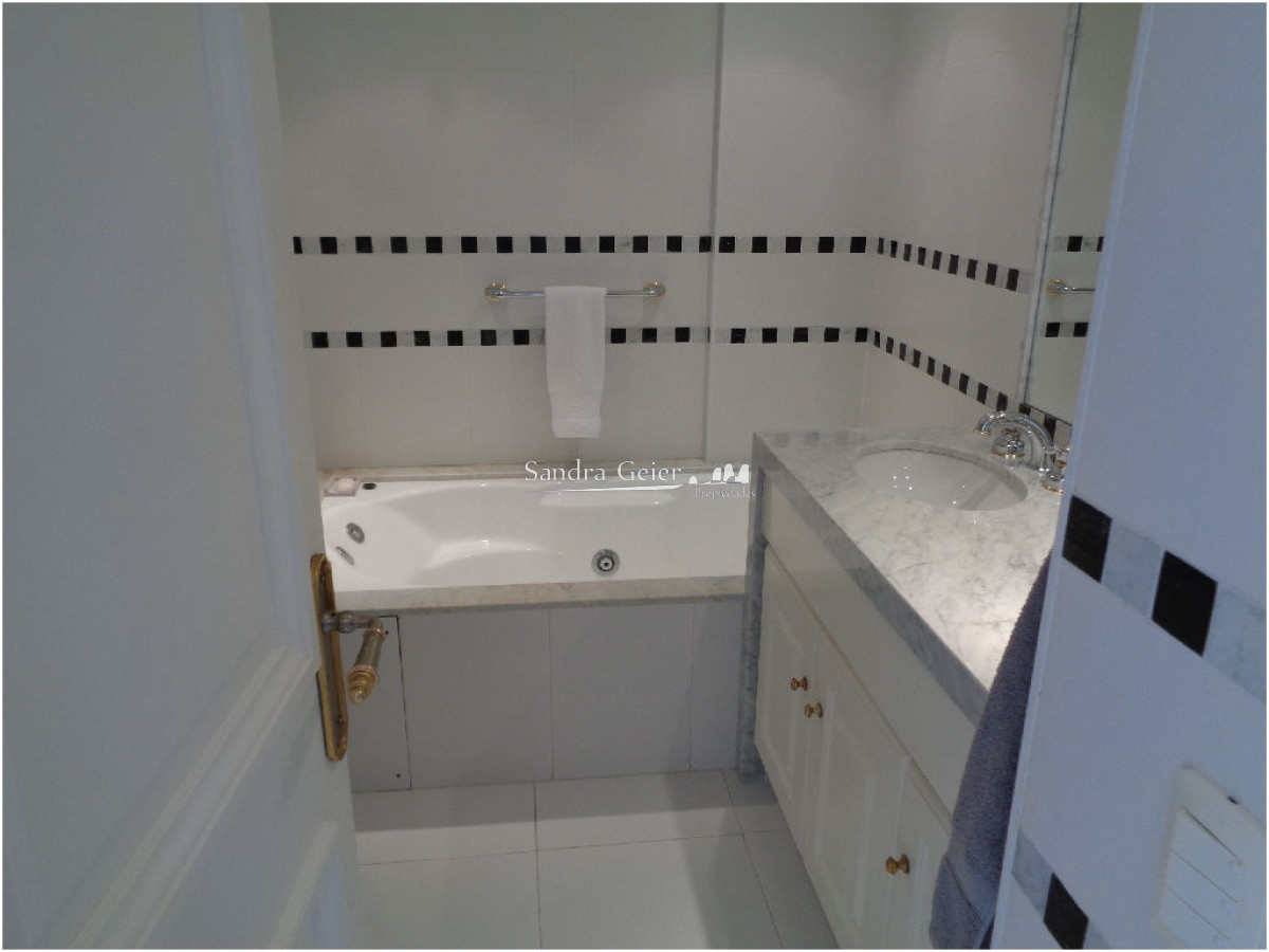 Apartamento ID.1202 - Apartamento en Brava, 3 dormitorios *