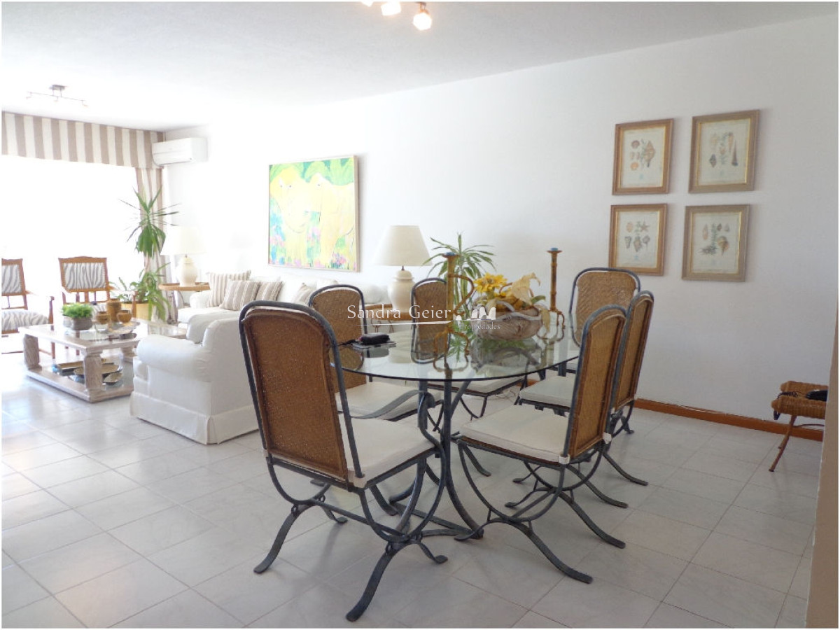 Apartamento ID.2757 - Con piscina propia, espectacular vista y ubicaciónALQUILER Y VENTA PUERTO