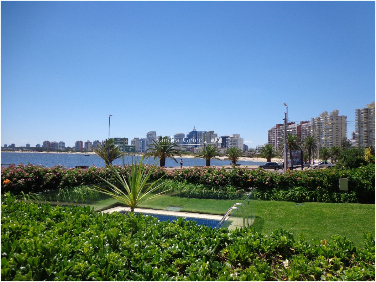 Apartamento ID.2757 - Con piscina propia, espectacular vista y ubicaciónALQUILER Y VENTA PUERTO