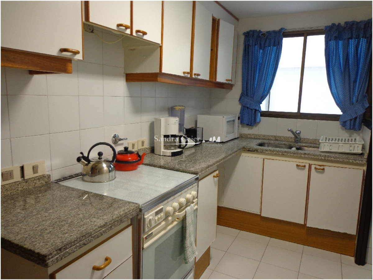 Apartamento ID.2757 - Con piscina propia, espectacular vista y ubicaciónALQUILER Y VENTA PUERTO