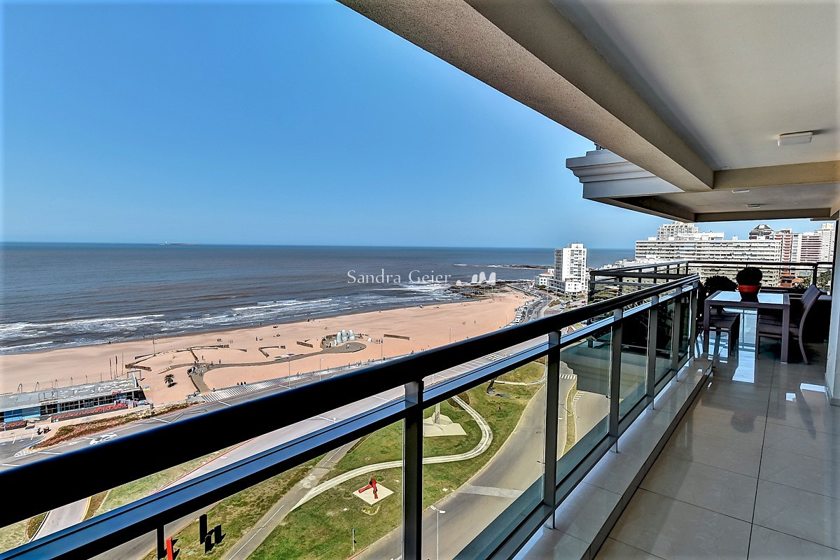 Apartamento ID.1154 - VENTA APARTAMENTO PREMIUN, PUNTA DEL ESTE 4 DORMITORIOS