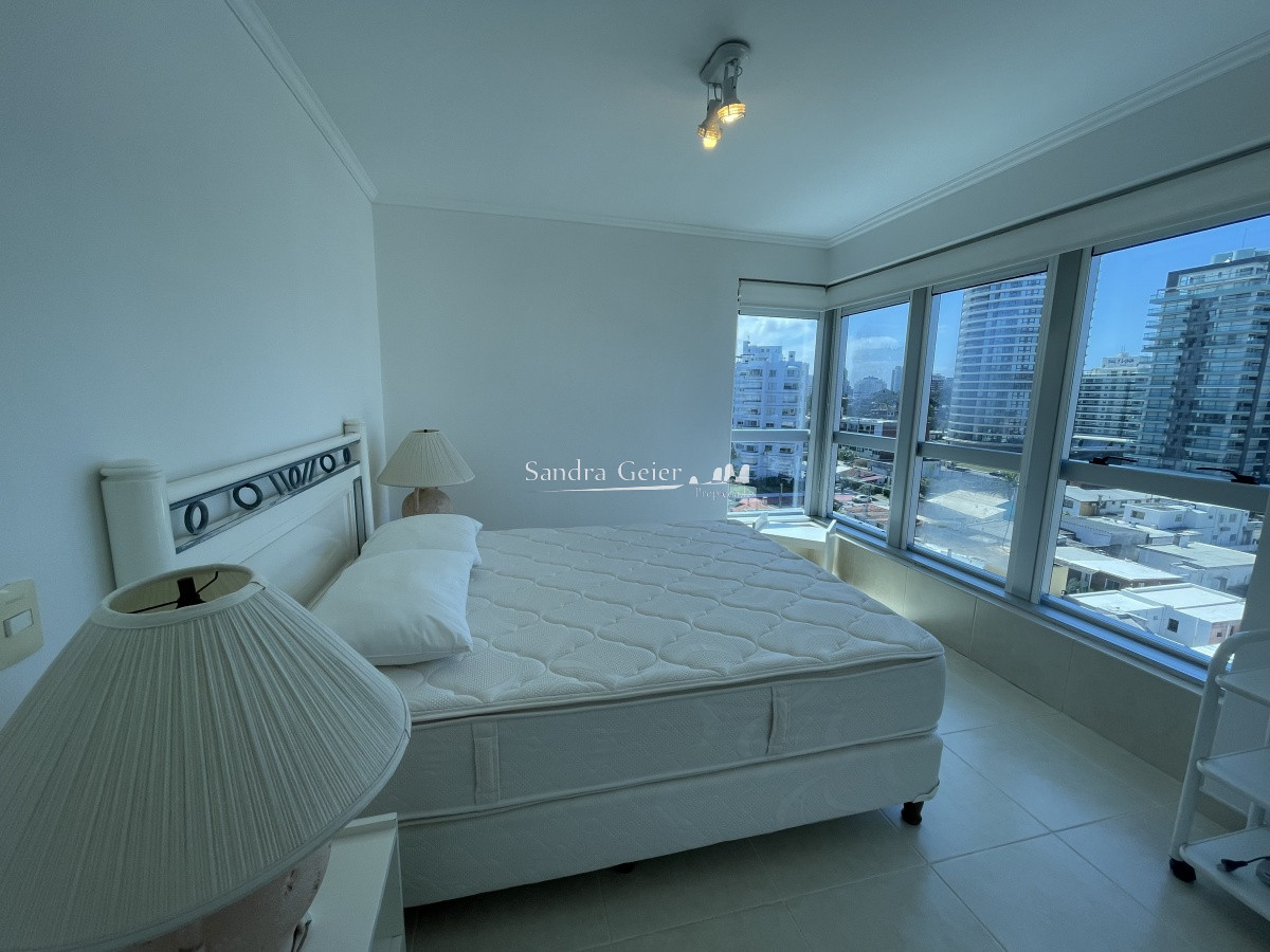 Apartamento ID.2335 - ART BOULEVARD 3 DORMITORIOS Y DEP. VENTA Y ALQUILER PUNTA DEL ESTE