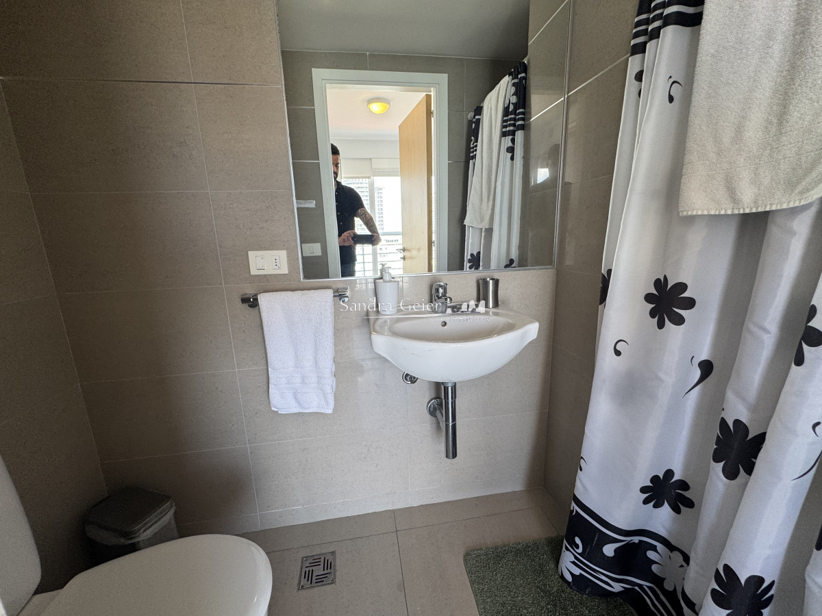 Apartamento ID.1734 - VENTA: A PASOS DE ENJOY TORRE DE CATEGORIA 2 DORMITORIOS MANSA