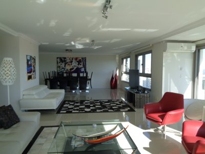 Apartamento ID.1364 - PENT HOUSE EN TORRE IMPERIAL DE PUNTA DEL ESTE VENTA 