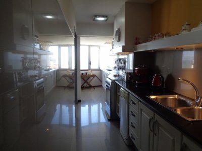 Apartamento ID.1426 - HERMOSO PENT-HOUSE A 200 METROS DE PLAYA BRAVA 3 DORMITORIOS 3 BAÑOS 