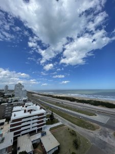 Apartamento ID.1366 - HERMOSO PEN HOUSE EN ALQUILER CON  VISTA A LA PLAYA BRAVA PARA 6 PERSONAS PUNTA DEL ESTE 