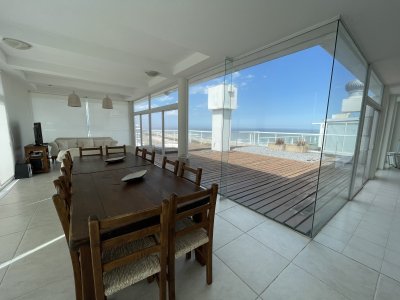 Apartamento ID.1366 - HERMOSO PEN HOUSE EN ALQUILER CON  VISTA A LA PLAYA BRAVA PARA 6 PERSONAS PUNTA DEL ESTE 