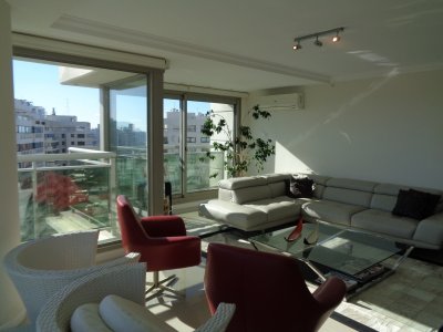 Apartamento ID.1364 - PENT HOUSE EN TORRE IMPERIAL DE PUNTA DEL ESTE VENTA 