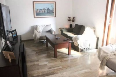 Apartamento ID.1328 - A PASITOS DE TODO, 3 DORMITORIOS, MAS DEPENDENCIA, 2 TERRAZAS UNA CON PARRILLERO VENTA PUNTA DEL ESTE
