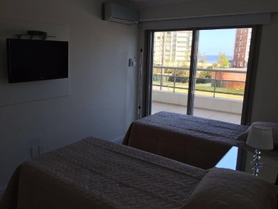 Apartamento ID.1926 - VENTA EN PUNTA DEL ESTE TORRE IMPERIALE , PLANTA ESPECIAL, COCHERA DOBLE,  192M2 