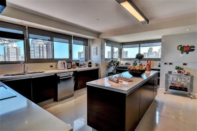 Apartamento ID.1154 - VENTA APARTAMENTO PREMIUN, PUNTA DEL ESTE 4 DORMITORIOS