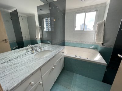 Apartamento ID.1366 - HERMOSO PEN HOUSE EN ALQUILER CON  VISTA A LA PLAYA BRAVA PARA 6 PERSONAS PUNTA DEL ESTE 