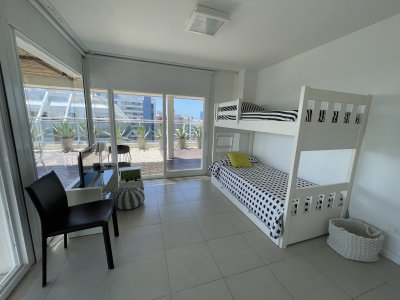 Apartamento ID.1136 - ALQUILER FIN DE AÑO HASTA EL 03 ENERO 3 DORMITORIOS PARRILLERO PROPIO