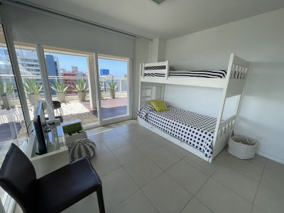 Apartamento ID.1136 - ALQUILER FIN DE AÑO HASTA EL 03 ENERO 3 DORMITORIOS PARRILLERO PROPIO