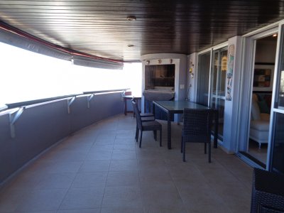Apartamento ID.1426 - HERMOSO PENT-HOUSE A 200 METROS DE PLAYA BRAVA 3 DORMITORIOS 3 BAÑOS 