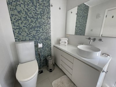 Apartamento ID.1136 - ALQUILER FIN DE AÑO HASTA EL 03 ENERO 3 DORMITORIOS PARRILLERO PROPIO