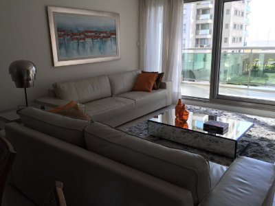 Apartamento ID.1926 - VENTA EN PUNTA DEL ESTE TORRE IMPERIALE , PLANTA ESPECIAL, COCHERA DOBLE,  192M2 