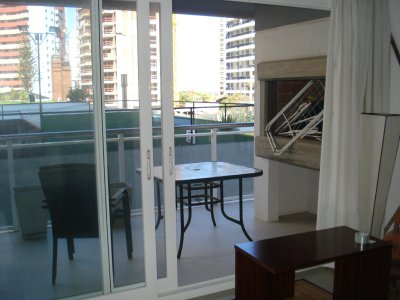 Apartamento ID.1485 - APTO EN VENTA, PUNTA DEL ESTE,  PARRILLERO PROPIO, EXCELENTE UBICACION, MULTIPLES SERVICIOS