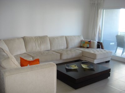 Apartamento ID.1485 - APTO EN VENTA, PUNTA DEL ESTE,  PARRILLERO PROPIO, EXCELENTE UBICACION, MULTIPLES SERVICIOS