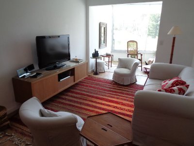 Apartamento ID.1955 - Excelente ubicacion en Punta del Este, 2 dormitorios, 2 baños