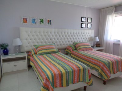 Apartamento ID.1426 - HERMOSO PENT-HOUSE A 200 METROS DE PLAYA BRAVA 3 DORMITORIOS 3 BAÑOS 
