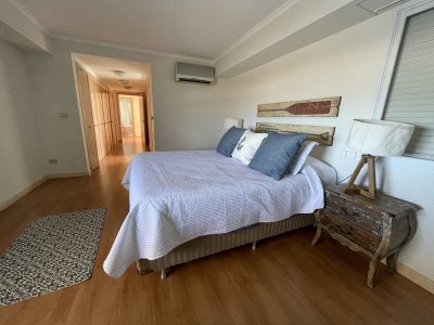 Apartamento ID.1366 - HERMOSO PEN HOUSE EN ALQUILER CON  VISTA A LA PLAYA BRAVA PARA 6 PERSONAS PUNTA DEL ESTE 