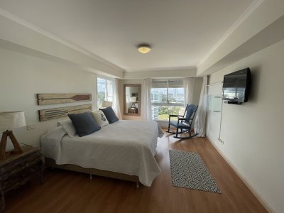Apartamento ID.1366 - HERMOSO PEN HOUSE EN ALQUILER CON  VISTA A LA PLAYA BRAVA PARA 6 PERSONAS PUNTA DEL ESTE 