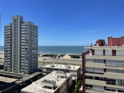 Apartamento ID.1641 - Apartamento en Venta,  Punta del Este, 2 dormitorios, múltiples servicios