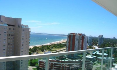 Apartamento en Venta, Playa Mansa, Punta del Este. Espectacular estado