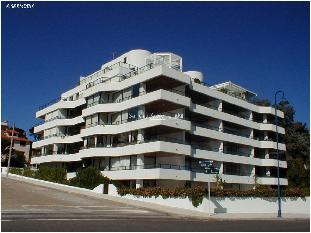 Apartamento ID.2757 - Con piscina propia, espectacular vista y ubicaciónALQUILER Y VENTA PUERTO