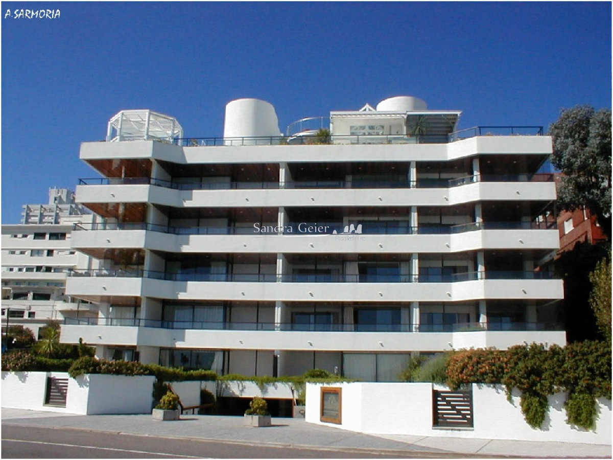 Apartamento ID.2757 - Con piscina propia, espectacular vista y ubicaciónALQUILER Y VENTA PUERTO