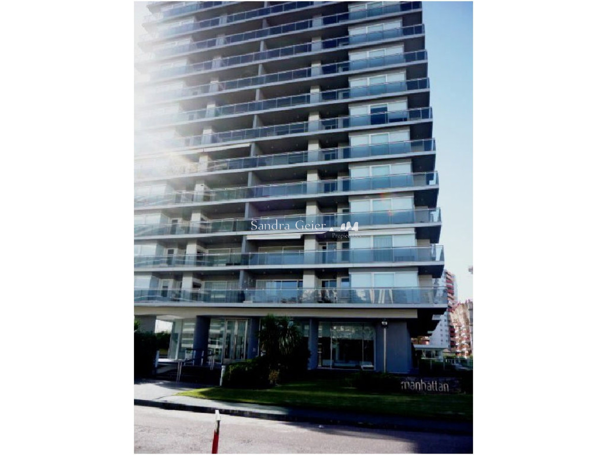Apartamento ID.1485 - APTO EN VENTA, PUNTA DEL ESTE,  PARRILLERO PROPIO, EXCELENTE UBICACION, MULTIPLES SERVICIOS