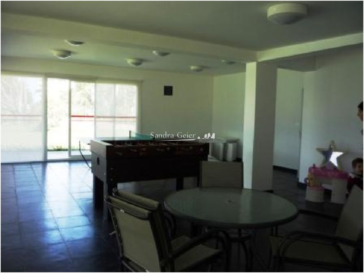 Apartamento ID.1485 - APTO EN VENTA, PUNTA DEL ESTE,  PARRILLERO PROPIO, EXCELENTE UBICACION, MULTIPLES SERVICIOS