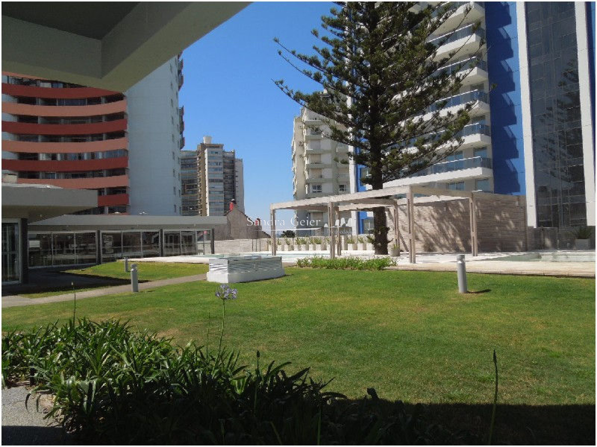 Apartamento ID.1692 - FOREST TOWER 2 DORMITORIOS Y MEDIO VENTA Y ALQUILER PUNTA DEL ESTE