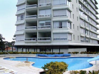 Apartamento ID.1955 - Excelente ubicacion en Punta del Este, 2 dormitorios, 2 baños