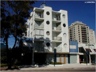Apartamento ID.1328 - A PASITOS DE TODO, 3 DORMITORIOS, MAS DEPENDENCIA, 2 TERRAZAS UNA CON PARRILLERO VENTA PUNTA DEL ESTE