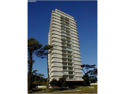 Apartamento ID.1955 - Excelente ubicacion en Punta del Este, 2 dormitorios, 2 baños
