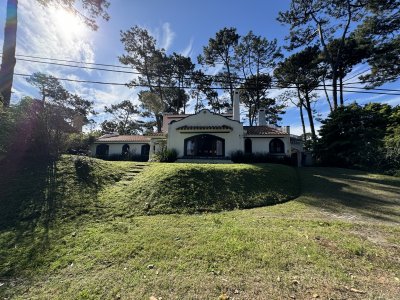 Espectacular casa en venta, estilo colonial, San Rafael, venta, Punta del Este