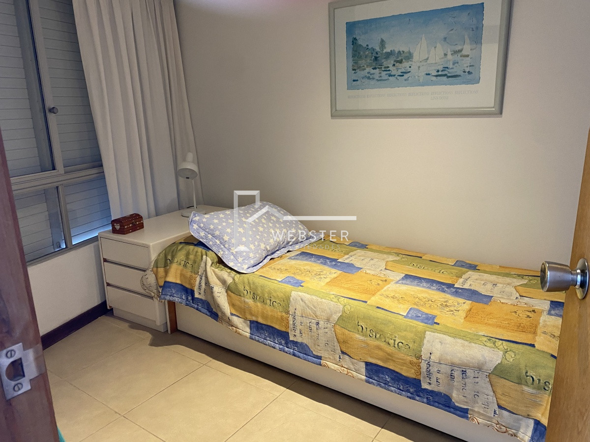 Apartamento ID.2687 - HERMOSO APARTAMENTO 3 DORMITORIOS Y DEPENDENCIA VENTA EN PUNTA DEL ESTE