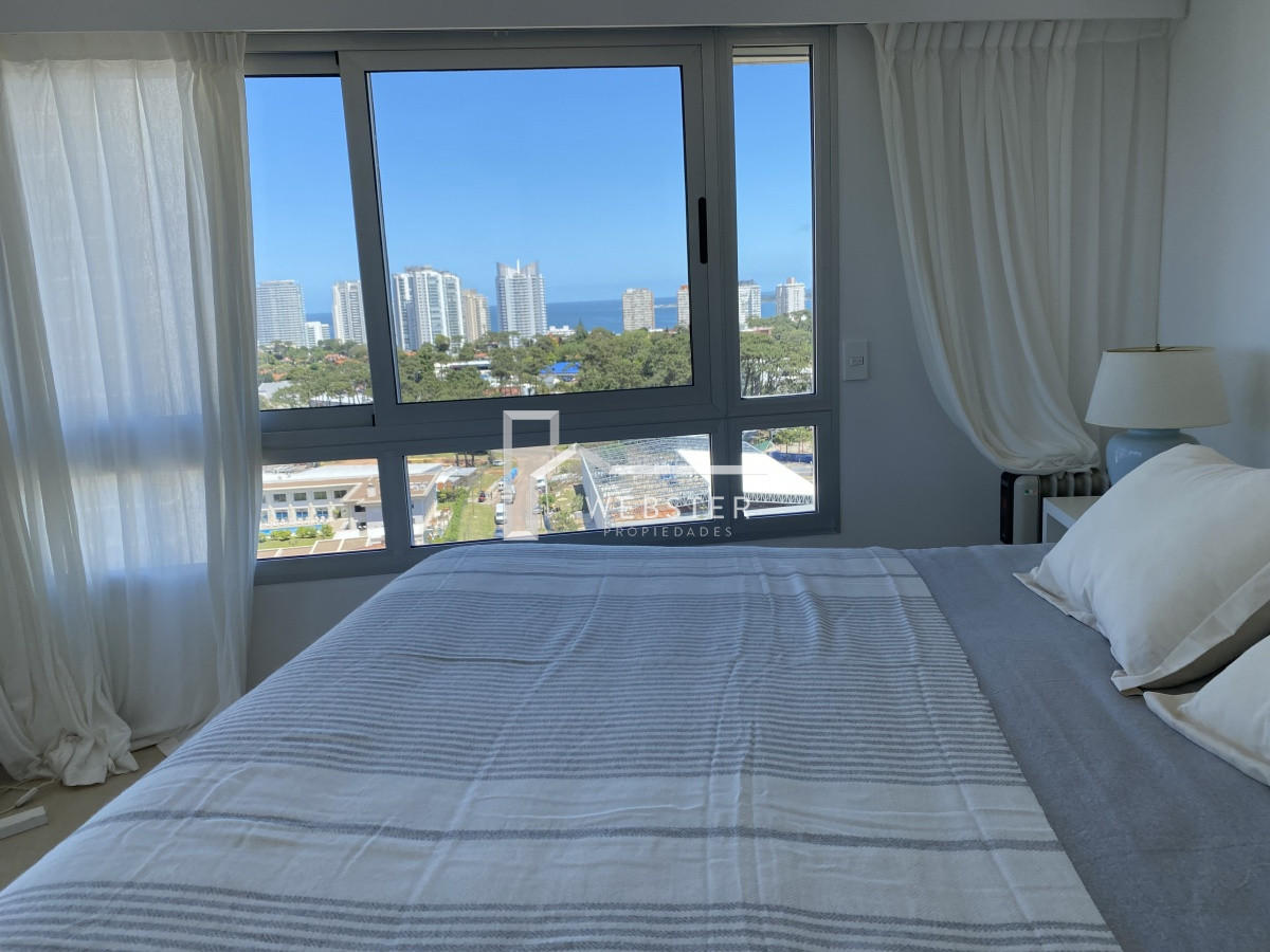 Apartamento ID.2687 - HERMOSO APARTAMENTO 3 DORMITORIOS Y DEPENDENCIA VENTA EN PUNTA DEL ESTE