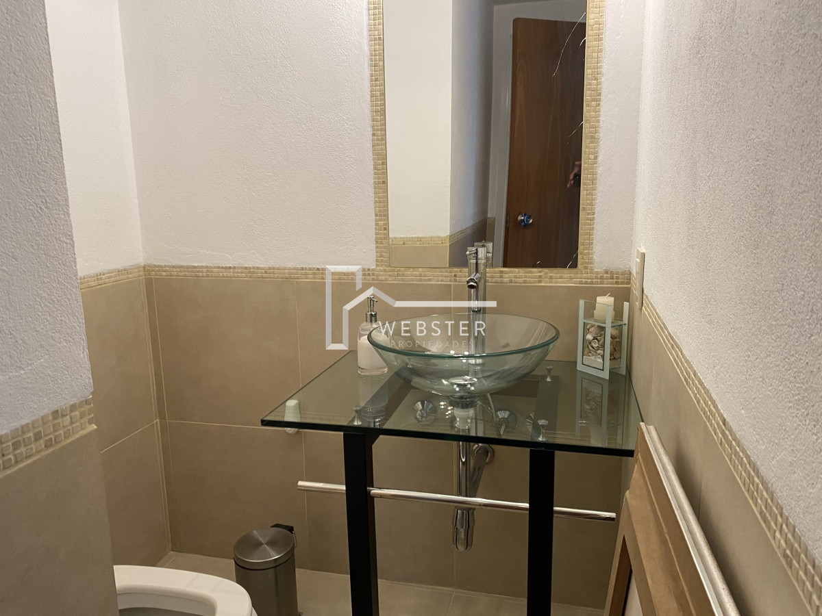 Apartamento ID.2687 - HERMOSO APARTAMENTO 3 DORMITORIOS Y DEPENDENCIA VENTA EN PUNTA DEL ESTE