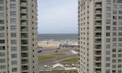 Apartamento en Brava, 3 dormitorios  VENTA Y ALQUILER . Torre Imperiale