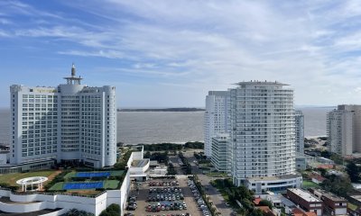 Apartamento de lujo, 3 dormitorios en suite + dependencia, 2 garage, venta, Punta del Este